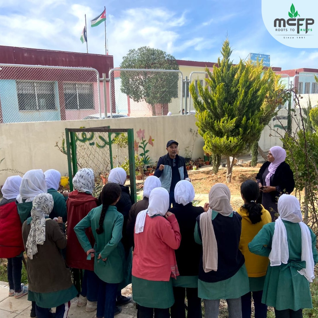 MCFP visits Al-Rajm Al-Shami Al-Gharbi Secondary School to present a set of educational tools